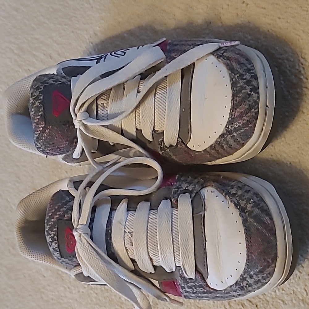 Roxy Size 8.5 US Leather Sneaker